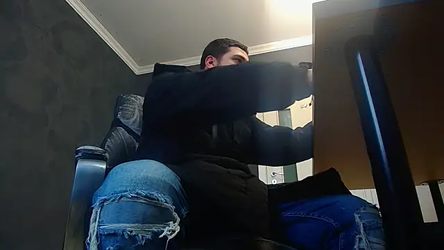 Snapshot of JoshKnights chatting on November 2025 06:18:02 AM JoshKnights online show from November 2025 06:18:02 AM