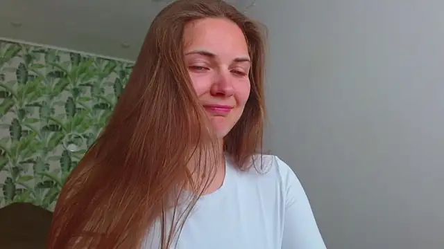Snapshot of Olivia_shine chatting on May 2026 04:27:01 AM Olivia shine online show from May 2026 04:27:01 AM