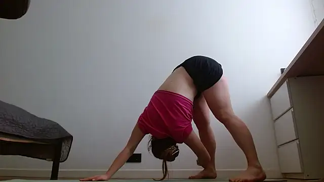 Olivia shine online show from March 2026 08:26:33 AM