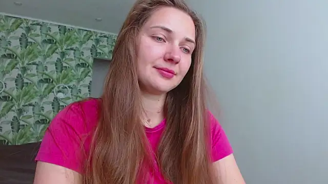 Snapshot of Olivia_shine chatting on May 2026 04:19:02 AM Olivia shine online show from May 2026 04:19:02 AM