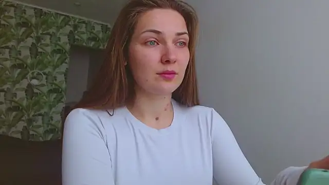 Olivia shine online show from April 2026 04:25:02 AM