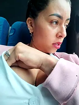 Emily Wane online show from November 2025 04:00:01 PM