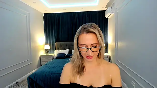 PassionGlow online show from September 2025 04:01:02 AM