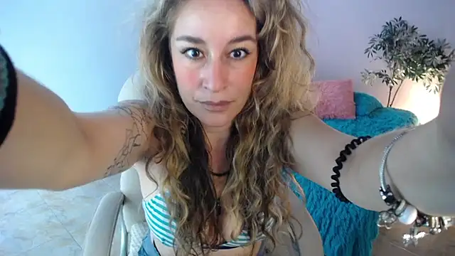 Snapshot of Paula_Paz chatting on November 2025 03:16:02 PM Paula Paz online show from November 2025 03:16:02 PM