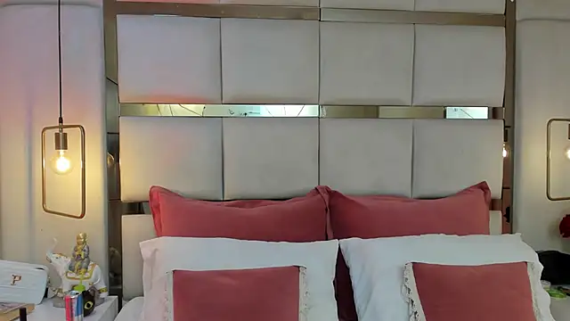 elizavenus online show from November 2025 01:47:01 PM