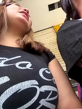 CharlotteMillers online show from November 2025 04:00:01 PM