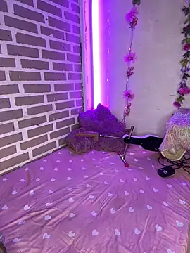 CharlotteMillers online show from September 2025 02:42:01 PM