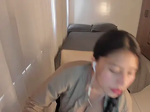 kiaraowen online show from March 2026 07:30:01 PM