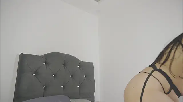 olivia22love online show from April 2026 04:46:01 AM