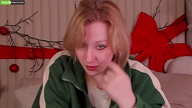 Snapshot of RachelCart chatting on December 2025 03:10:02 AM RachelCart online show from December 2025 03:10:02 AM