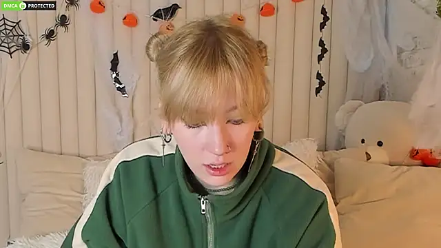 Snapshot of RachelCart chatting on October 2025 03:05:01 AM RachelCart online show from October 2025 03:05:01 AM