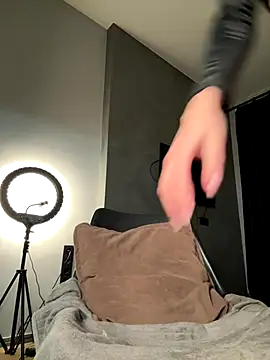  Monic  online show from November 2025 04:32:02 PM