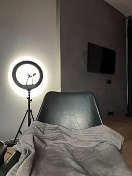  Monic  online show from November 2025 04:21:01 PM