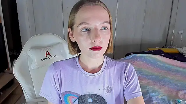 Snapshot of ice_pixie chatting on December 2025 04:00:01 PM ice pixie online show from December 2025 04:00:01 PM