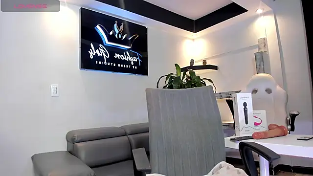 Snapshot of AnaRuiz chatting on September 2025 07:50:01 PM AnaRuiz online show from September 2025 07:50:01 PM