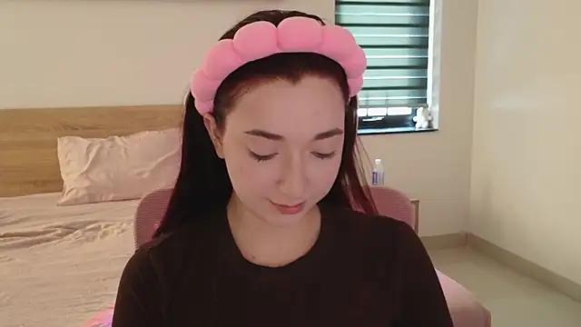 YasmineWest online show from June 2026 02:05:02 AM