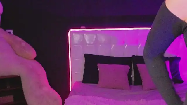 YasmineWest online show from November 2025 08:58:02 AM