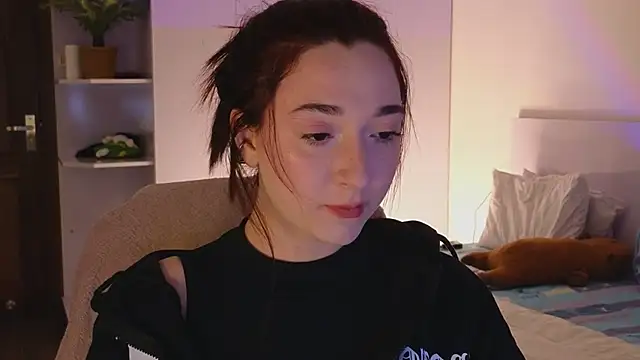 YasmineWest online show from June 2026 12:06:02 PM