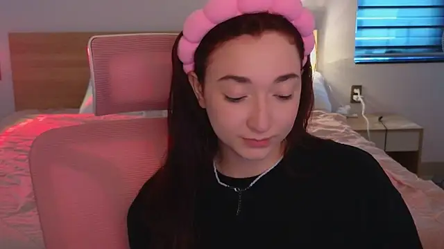 YasmineWest online show from April 2026 07:57:01 AM