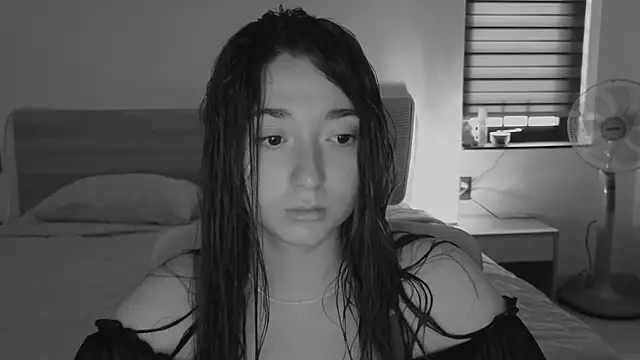 YasmineWest online show from April 2026 12:17:02 AM