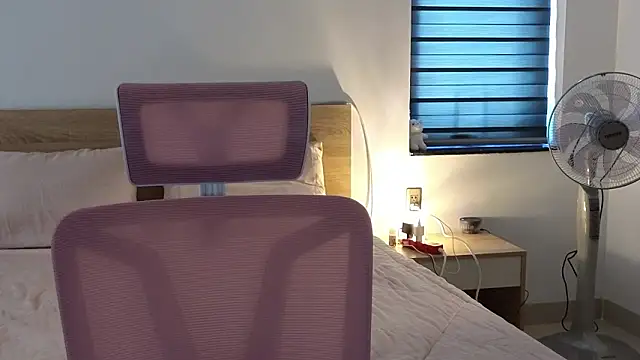 YasmineWest online show from March 2026 06:33:01 AM
