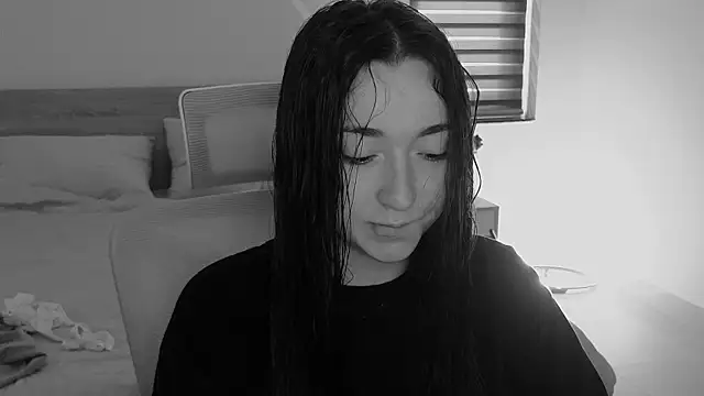 YasmineWest online show from May 2026 01:07:01 AM