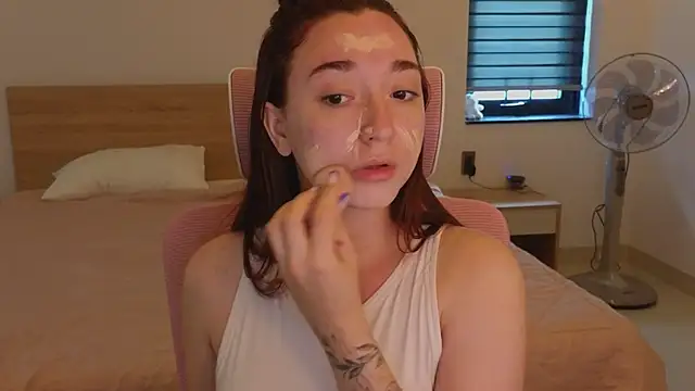 Snapshot of YasmineWest chatting on March 2026 12:14:01 AM YasmineWest online show from March 2026 12:14:01 AM