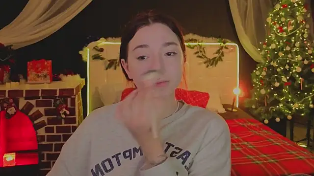 YasmineWest online show from December 2025 02:01:01 AM