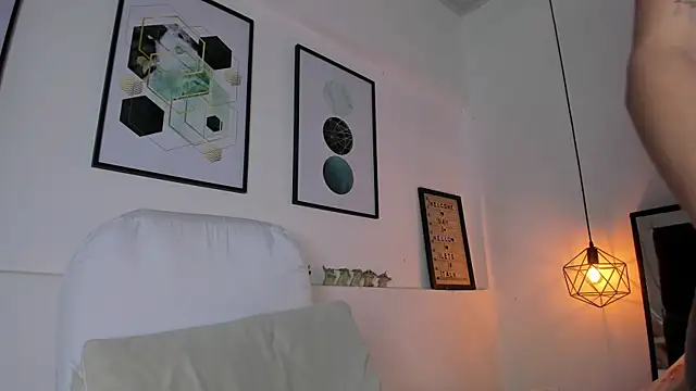 amysc online show from April 2026 12:06:02 PM