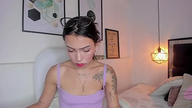 amysc online show from October 2025 01:34:02 PM