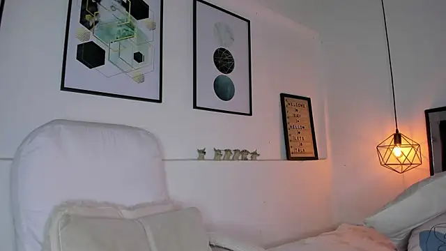 amysc online show from April 2026 12:10:01 PM