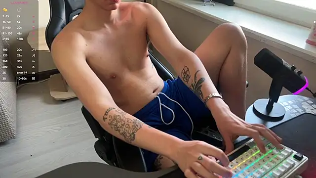 Snapshot of carthylovvve chatting on June 2026 11:19:02 AM carthylovvve online show from June 2026 11:19:02 AM