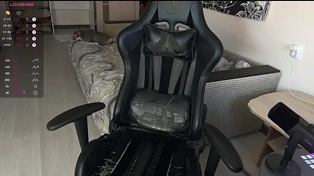 Snapshot of carthylovvve chatting on February 2026 02:36:02 PM carthylovvve online show from February 2026 02:36:02 PM