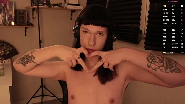 carthylovvve online show from February 2025 07:56:02 PM