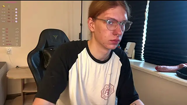 Snapshot of carthylovvve chatting on January 2026 08:43:02 AM carthylovvve online show from January 2026 08:43:02 AM