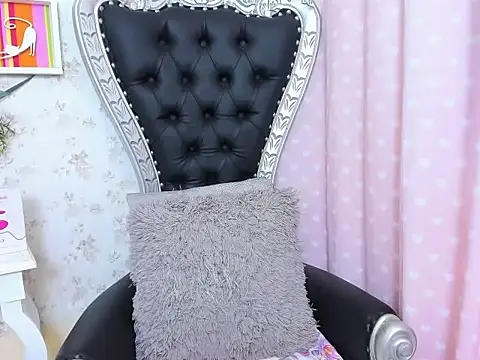 Snapshot of milf_bigass_ chatting on October 2025 11:55:02 AM milf bigass online show from October 2025 11:55:02 AM