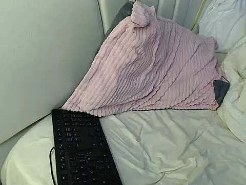 Snapshot of Brizzy_dee chatting on February 2026 11:16:01 PM Brizzy dee online show from February 2026 11:16:01 PM