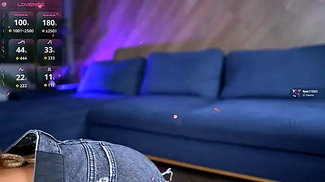 EsmeAinsley online show from December 2025 02:51:02 AM