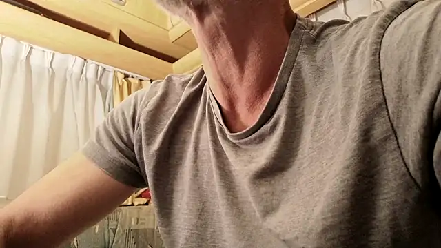 LongUKMakeYouSquirt online show from March 2026 10:31:02 PM