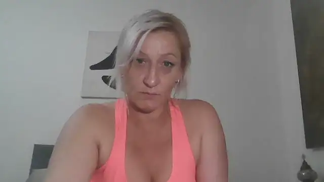 Sexyycattt online show from June 2026 04:18:02 PM