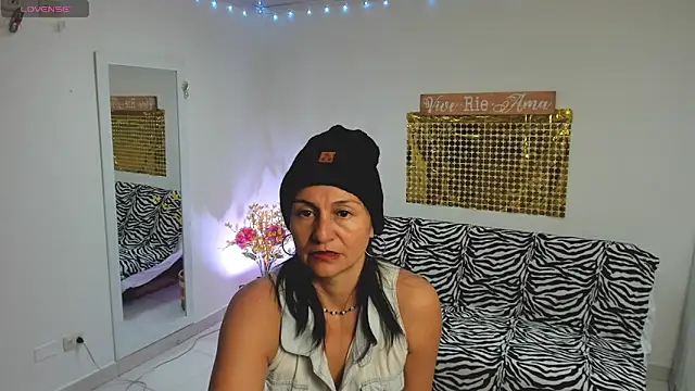 lollita 23  online show from March 2025 03:24:02 PM