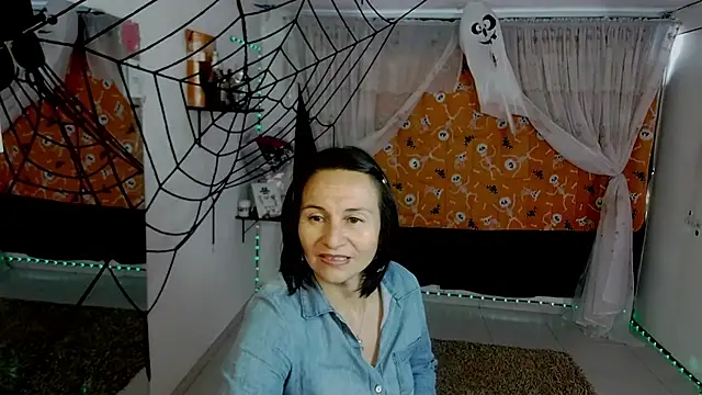 lollita 23  online show from October 2025 05:56:02 PM