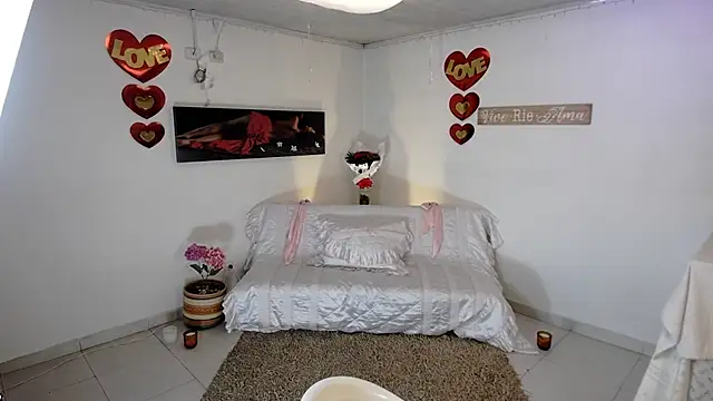 lollita 23  online show from April 2026 08:13:01 PM