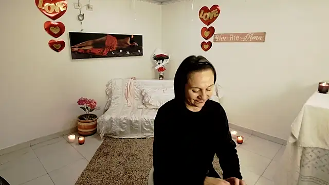 lollita 23  online show from April 2026 07:48:01 PM