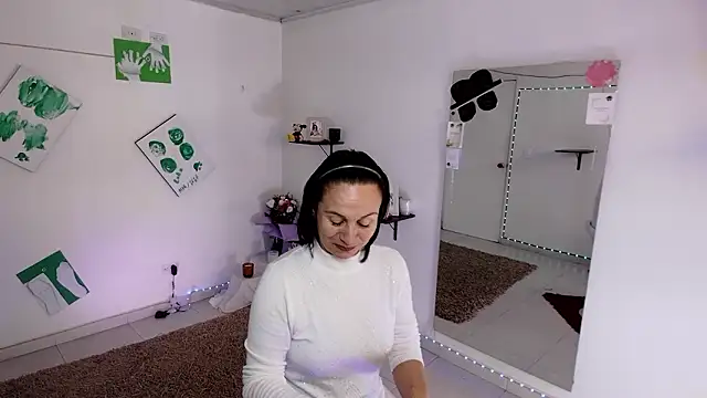 lollita 23  online show from March 2026 07:19:01 PM