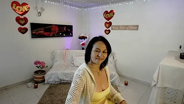 lollita 23  online show from April 2026 07:17:01 PM