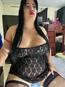 Snapshot of CamelliaLong chatting on June 2026 04:00:02 AM CamelliaLong online show from June 2026 04:00:02 AM