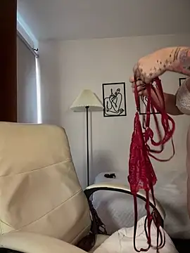 horny roomiess online show from February 2026 02:17:02 PM