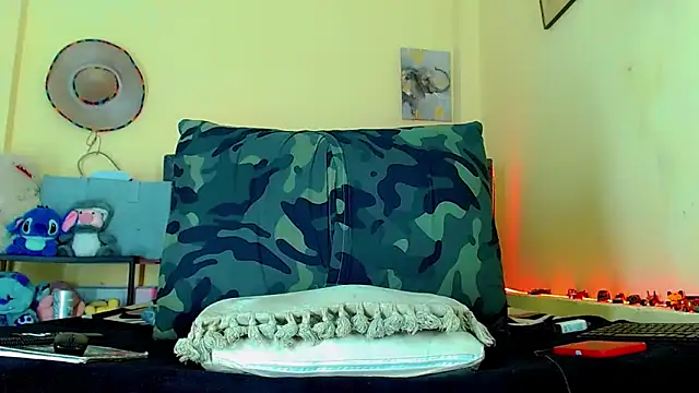 Liamscott  online show from April 2026 07:42:01 PM