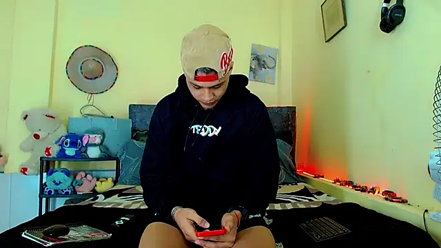 Liamscott  online show from April 2026 07:53:01 PM